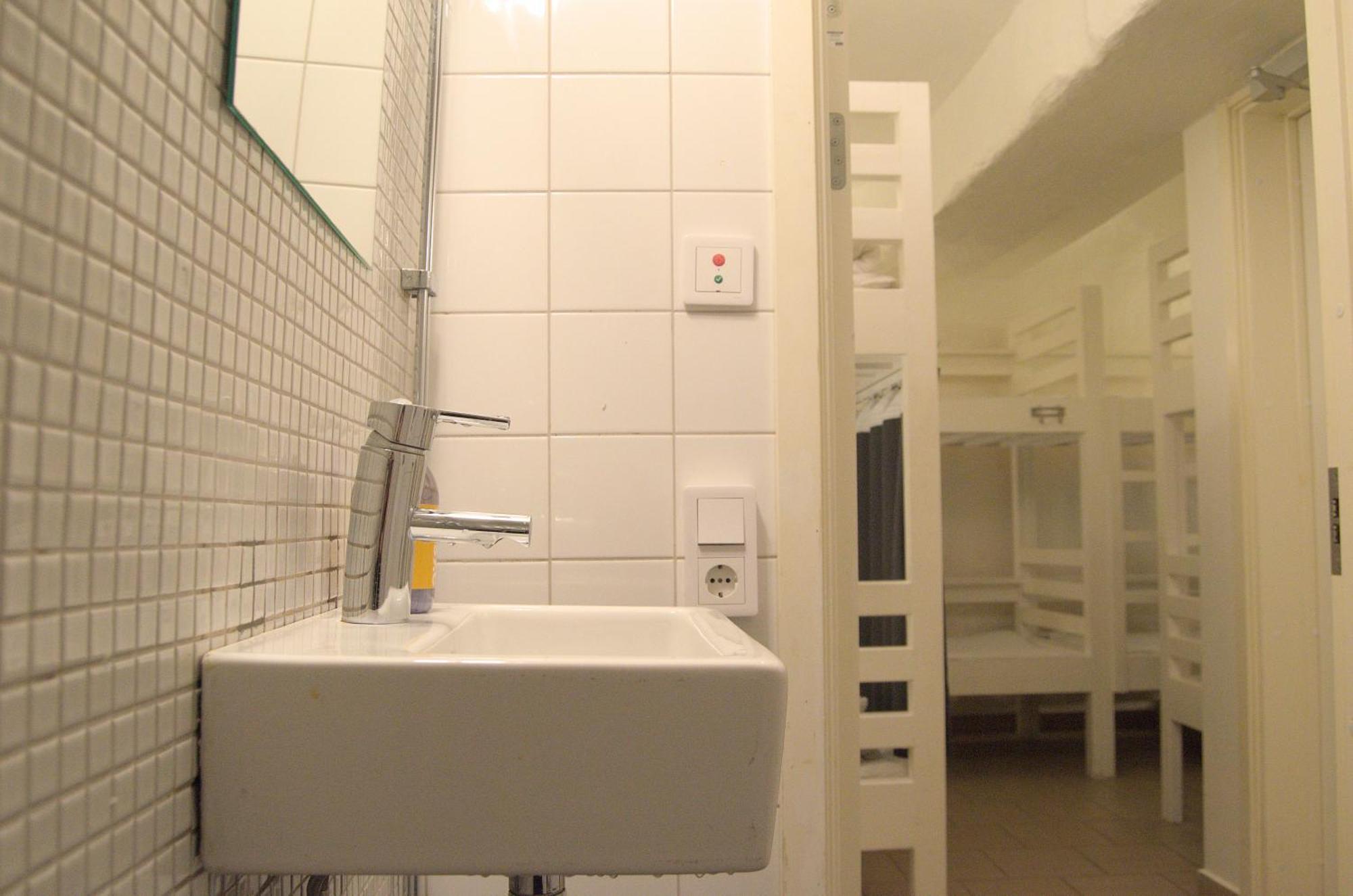 Bädd i 8-bäddssovsal